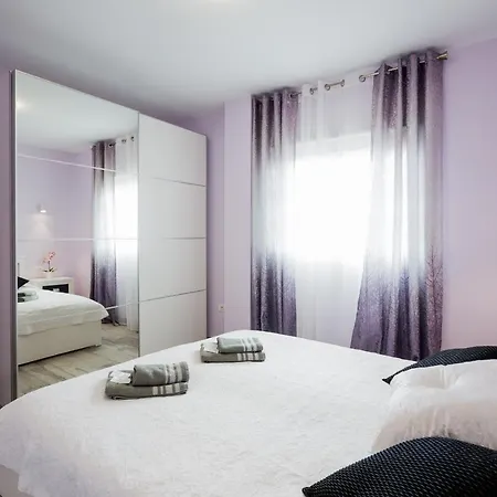 Apartment Mar De Lux A26 *